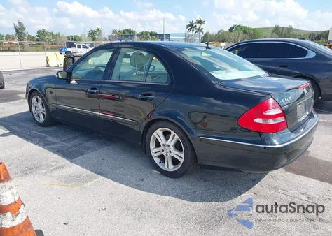 2005 Mercedes-Benz E 500 z USA, uszkodzony, nr VIN WDBUF70J25A756172